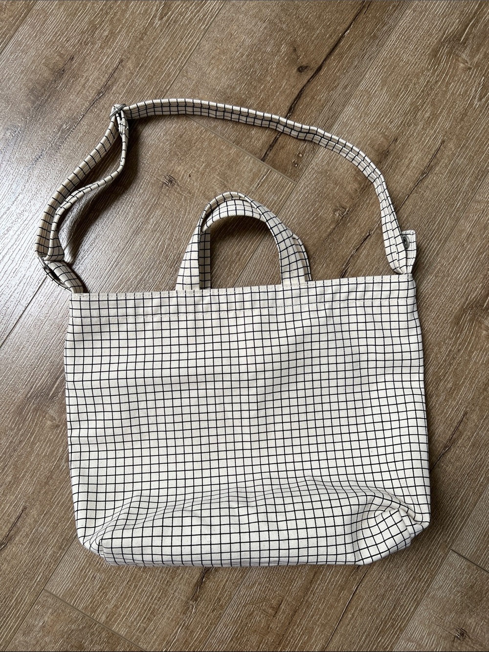 Baggu Horizontal Zip Duck bag Neutral Grid excellent conditions